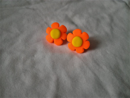 Oranžové neon květinky puzety - fimo