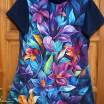 Šaty s kapucí - divoké květy (bavlna)