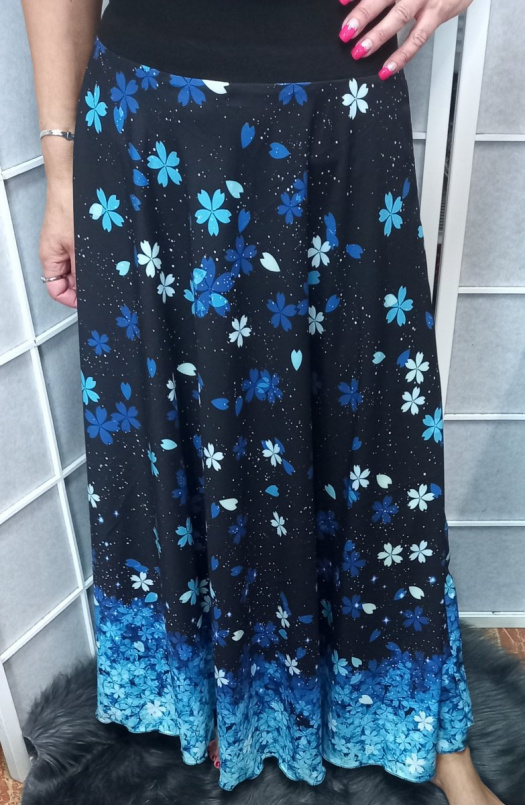 Dlouhá půlkolová sukně - drobné modré květy (umělé hedvábí)