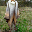 Háčkovaný šátek/pléd v přírodních barvách