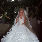 Bílé svatební šaty pro panenku Barbie