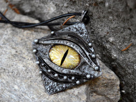 Přívěsek "Dragon Eye XVI"