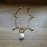 Náhrdelník -zlatý  nerezový s velkou keshi perlou