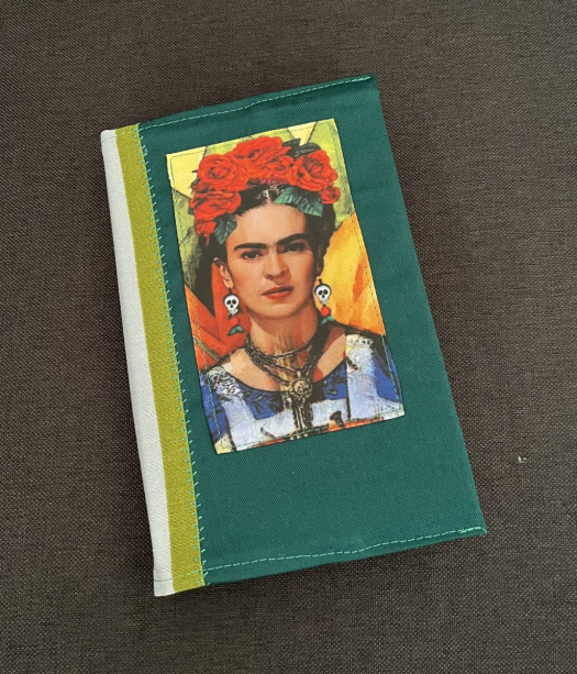 Obal na knihu Frida Kahlo