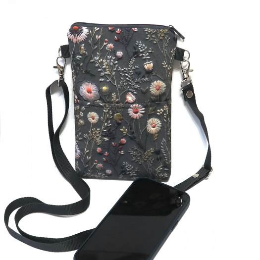 VYŠÍVANÉ LUČNÍ KVĚTY  - crossbody taštička