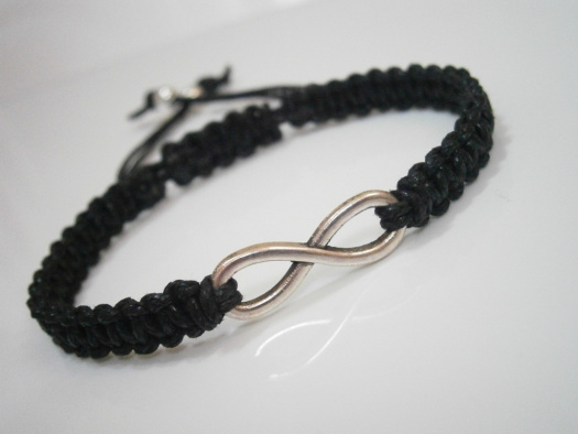 Infinity náramek - černý (macramé) - Unisex