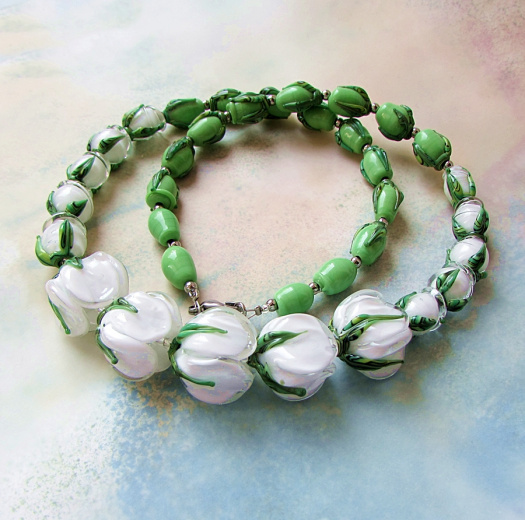 "Bílé.."náhrdelník, vinuté skleněné perly@choc